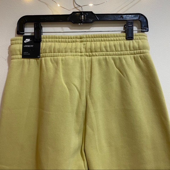 Nike high waisted wide leg sweatpants - Picture 6 of 8